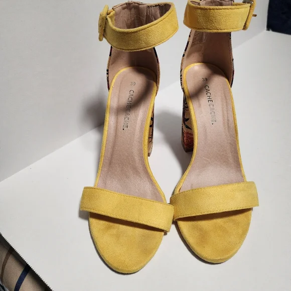 Cache Cache Yellow Block Heel, Open Toe, Ankle Strap, Suede Sandals Size 8.5 - Picture 9 of 16